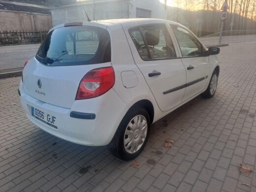 RENAULT CLIO - Imagen 3